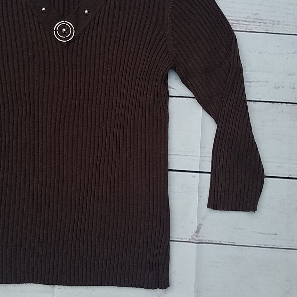 Vneck Ribbed Sweater - Picture 3 of 4